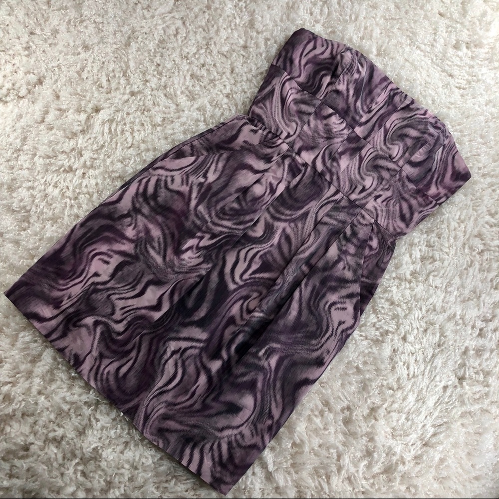 BCBG- STRAPLESS VERY COOL PATTERN  MINIDRESS